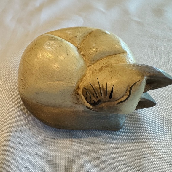 Wooden Handcrafted Sleeping Cat Figurine - Picture 1 of 7
